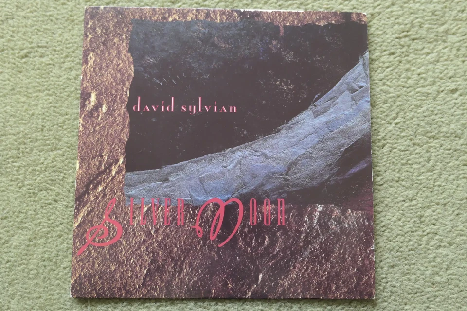 DAVID SYLVIAN – SILVER MOON 7″ – Nr MINT UK 1986 JAPAN ELECTRONICA - Image 1 of 1