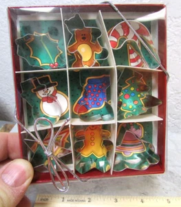 Weihnachten Mini Ausstechform 9er Set, lustige kleine Gruppe Weihnachtsformen - Bild 1 von 6