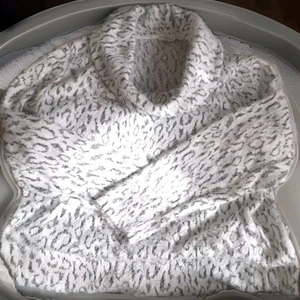 New Cowl Neck Sweater Soft Mohair Style Grey/White Leopard Print Wmns Sz M NWT  - Picture 1 of 3