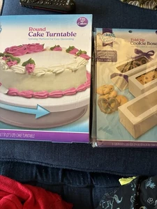 Cake Turntable and 3 Sets Of Cookie Boxes - Picture 1 of 4