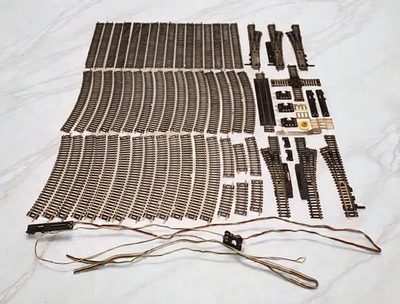 70+ Vintage Train Track Set ATLAS 9" Snap No.33 18" 1/3 R & L N Scale Casadio - Image 1 of 4