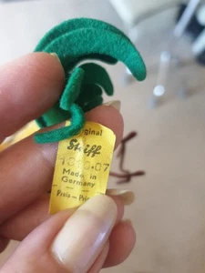 Vintage Steiff Bird Rooster miniature. Metal Legs Button Yellow Tag 10cm 1959 - Picture 1 of 6