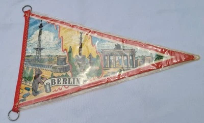 Vintage Berlin Futbol Pennant Flag Souvenir Banner Bear Gold Crown 2 Sided Rare - Image 1 of 4