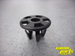 CanAm New OEM UTV Rivet Insert Holder Clip Retainer Maverick Commander 707900133 - Bild 1 von 12