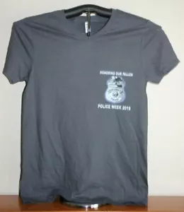 ONORARE I NOSTRI CADUTI...SIAMO PER LA BANDIERA...I CADUTI T-Shirt, Small su Grigio - Foto 1 di 7