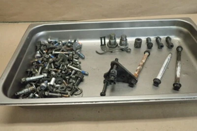 2005 铃木 BOULEVARD C50 MISC 车身框架硬件电机安装组件 — 第 1/4 张图片