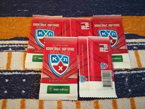 RUSSIAN KHL hockey sealed packs packets tute bustine sobres cards and stickers
