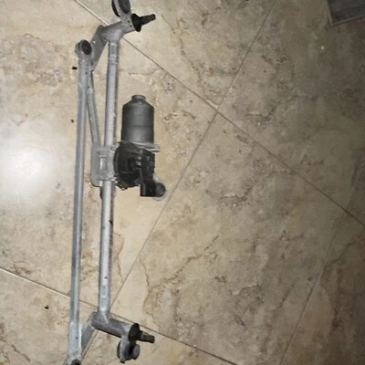 2019-2023 VOLKSWAGEN JETTA WINDSHIELD FRONT WASHER WIPER MOTOR W/ LINKAGE OEM - Image 1 of 4