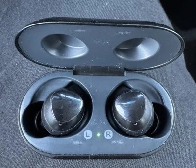 Black samsung Sound by akg Wireless earbuds galaxy Bluetooth SM-R170 JBL Nose 45 - Image 1 of 4