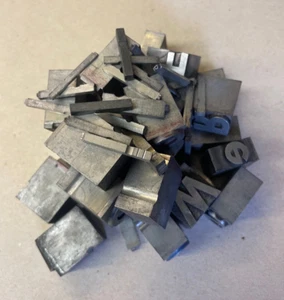 1 kg Bleibuchstaben, Letternblei, Bleischrott, aus Buchdruckerei - Bild 1 von 1