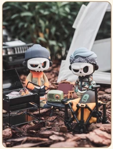 MYTOYS MR.BONE Camping Series 4 Blind Box confirmed(Smith) & Smith's Zombie Dog - Picture 1 of 6