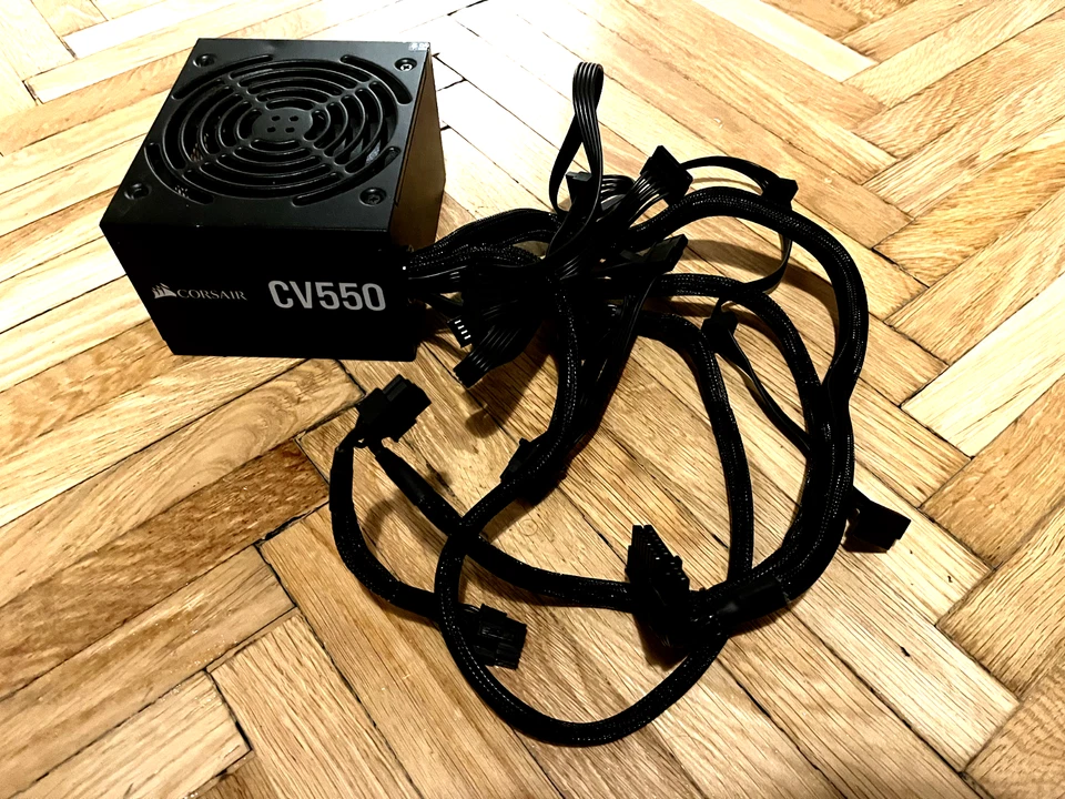 Corsair CV Series CV550 550W Power Supply PSU - Black - Photo 1/1
