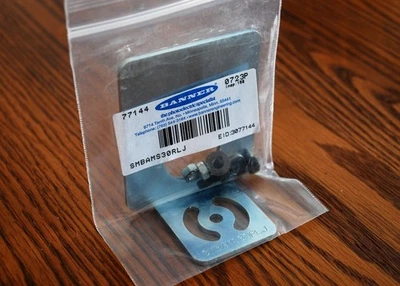 Banner SMBAMS30RLJ (77144) Right Angle 30MM Sensor Mount - NEW - Image 1 of 2