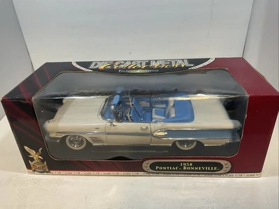 Road Legends 1/18 1956 Pontiac Bonneville White Deluxe Edition Diecast Model Car - Image 1 of 4