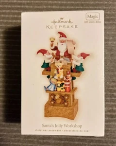 Hallmark Keepsake Decorazione Natalizia Ken Crow "Santa's Jolly Workshop" 2009 - Foto 1 di 10