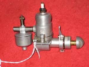 READ VINTAGE 1942 ROGERS RMC-2 29 GAS SPARK MODEL AIRPLANE ENGINE wTANK - Picture 1 of 4