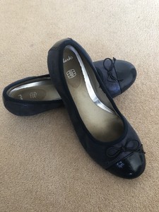 clarks navy ballet pumps