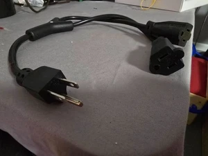 Power Cord Extension and Splitter - 21" - Afbeelding 1 van 3