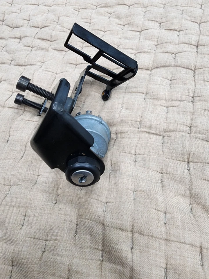 Interruptor de encendido original Volvo Vnl 780 21780553 OEM Volvo con soporte 20701641 Foto 1 de 4