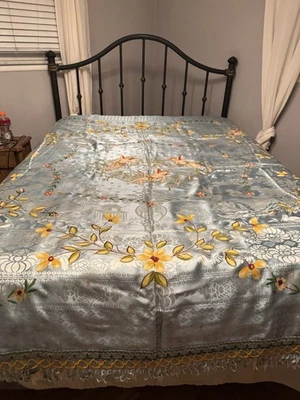 Colcha de boda italiana pintada a mano de colección años 50 y una gran farsa de satén 102x90 Foto 1 de 4