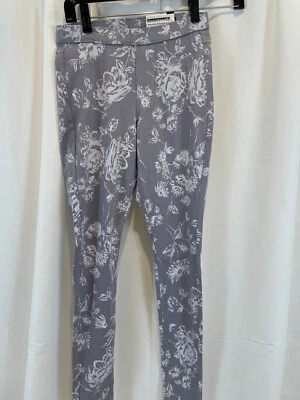 NEW HUE Women's XS Light Gray Floral Print polished Denim Skimmer Pants NWT $44 - Image 1 of 4