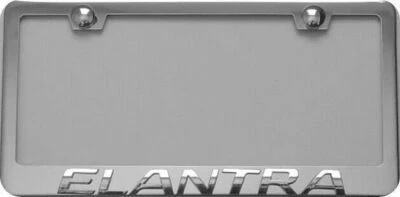 Marco de licencia de acero inoxidable brillante con guión 3D Hyundai Elantra Foto 1 de 2