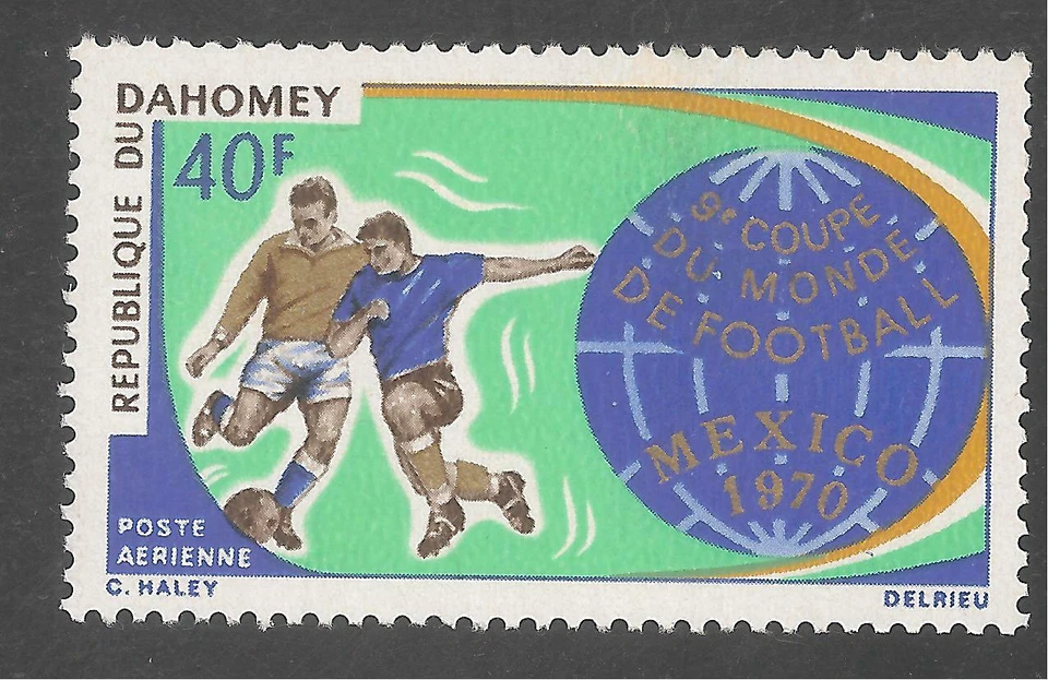 Dahomey #C121 (AP42) VF MNH - 1970 40fr Soccer Players and Globe - Image 1 of 1