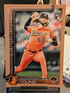 Serie de actualización Topps 2025 #US97 Brandon Young RC dorado/2025 - Imagen 1 de 2