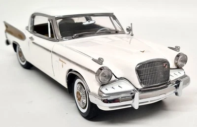 Sunstar 1/18 Studebaker Golden Hawk 1957 Arctic White Diecast Scale Model Car - Image 1 of 4