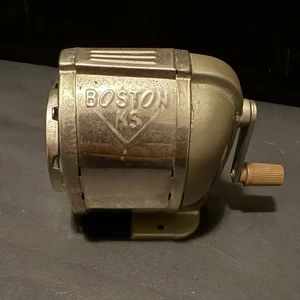 VTG Boston KS Wall Desk Mount Hand Crank Pencil Sharpener 8-Hole USA - Picture 1 of 10