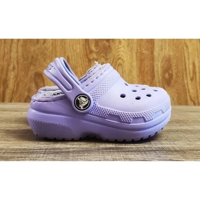 Zuecos sin cordones forrados de piel Crocs para niños pequeños talla 5C púrpura Foto 1 de 4