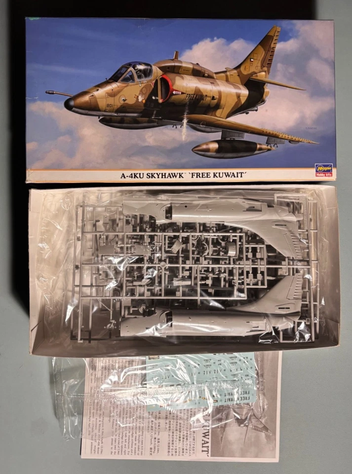 HASEGAWA 09729 - A-4KU SKYHAWK 'FREE KUWAIT' - 1/48 PLASTIC KIT - Immagine 1 di 1