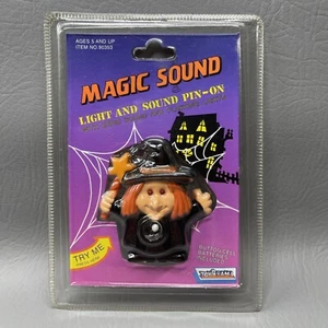 Vintage Toy-O-Rama Magic Sound Hexe Licht Sound Pin versiegelt Neu aus altem Lagerbestand 1993 Halloween LESEN - Bild 1 von 15