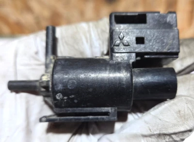 93-97 FORD PROBE II MAZDA 2.5 V6 KLDE VRIS VSV INTERRUPTOR DE CONMUTACIÓN DE VACÍO SOLENOIDE Foto 1 de 3