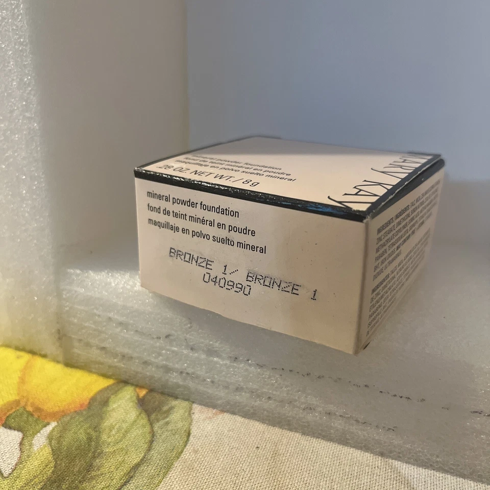 Mary Kay 040987 Mineral Powder Foundation - bronce 3 /3 left - Image 1 of 1