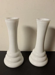 Vintage Matching Mini Milk Glass Bud Vases set of 2 - Picture 1 of 3