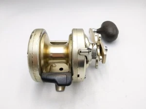Carrete de pesca Shimano's Ocea Jigger EV 2500 HG baitcast diestro agua salada Jigging usado - Imagen 1 de 8
