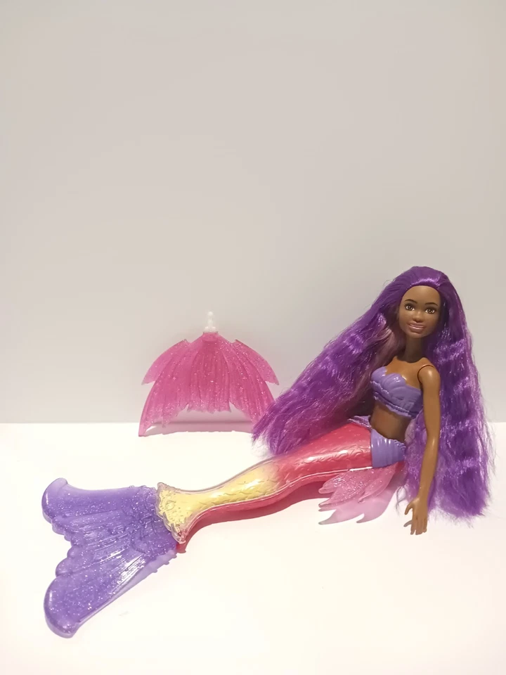 Muñeca Sirena Barbie Afroamericana Pelo Púrpura/Rosa 2021 Foto 1 de 1