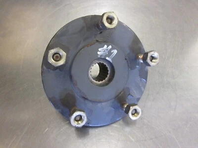 Buje de brida de eje trasero para tractor diésel Kubota G1800 66111-46160 66111-46140 Foto 1 de 4