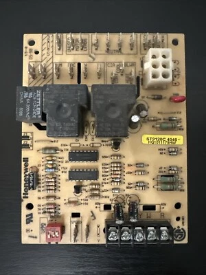 ✅Honeywell ST9120C4040 Furnace Control Circuit Board HQ1011179HW - TESTED!🔥 - Image 1 of 4
