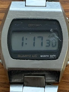 Rare Vintage Japan Seiko 0439-4009 Quartz LCD Gents Bracelet Watch - 34mm - Picture 1 of 4