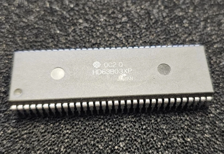 Hitachi HD63B03XP 8bit Microcontroller CPU MCU MPU 6301 DIP-64 - Image 1 of 1