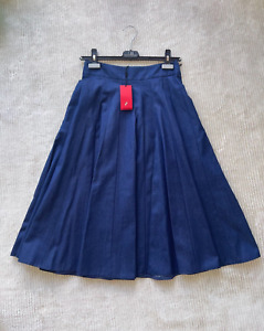 NEW WITH TAGS!!! Denim skirt with seams and pleats CAROLINA HERRERA SIZE US4