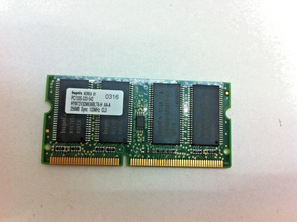 PowerBook Hynix 256MB PC133 CL3 SDRAM SODIMM 144 pines Memoria HYM72V32M636BLT6-H 21 Foto 1 de 1