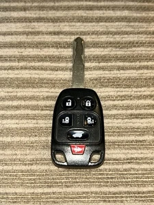 Honda OEM 6 Button Fob And Key Combo - Picture 1 of 2
