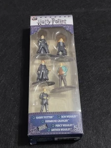 Harry Potter Nano Figuras de Metal (Paquete de 5) - Ron Weasley, Hermione, Percy, Arthur E2 - Imagen 1 de 3