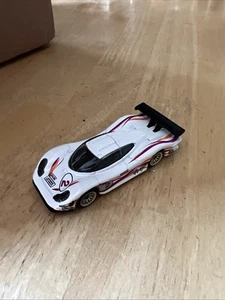 1999 HOT WHEELS PORSCHE 911 GT3 -98 #2 WHITE 3" DIECAST RACE CAR W/ RED & ORANGE - Picture 1 of 4
