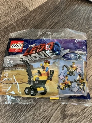 LEGO the LEGO Movie 2: Mini Master-Building Emmet (30529) - Image 1 of 2