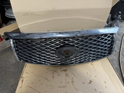 2015-2017 INFINITI QX80 РЕШЕТКА OEM ПЕРЕДНЯЯ ВЕРХНЯЯ РЕШЕТКА ПРИМЕЧАНИЕ* повреждение - Изображение 1 из 4
