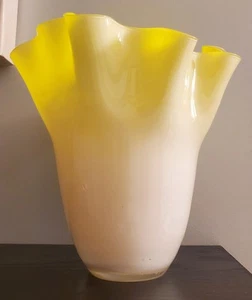 White & Yellow Fluted Gorgeous Designs Ruffled Handkerchief Vase Hand Blown - Picture 1 of 7